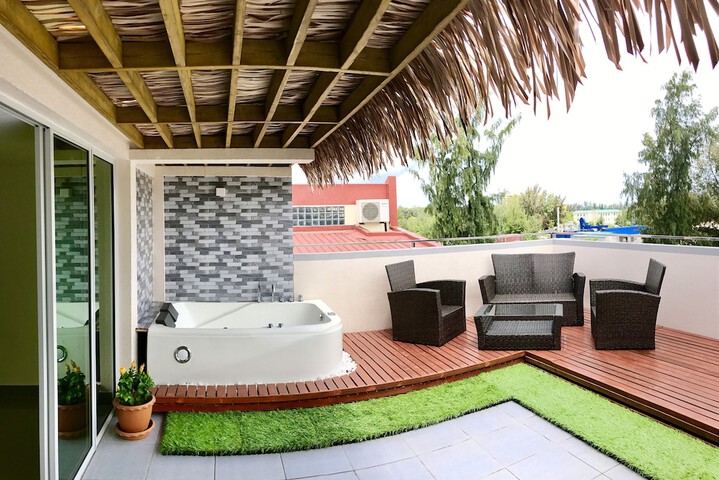 Terrace/Patio 8 of 9