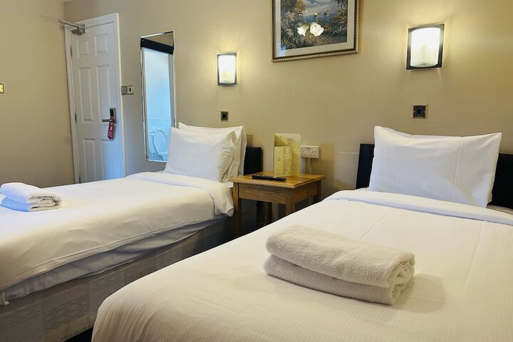 Room 9 of 26