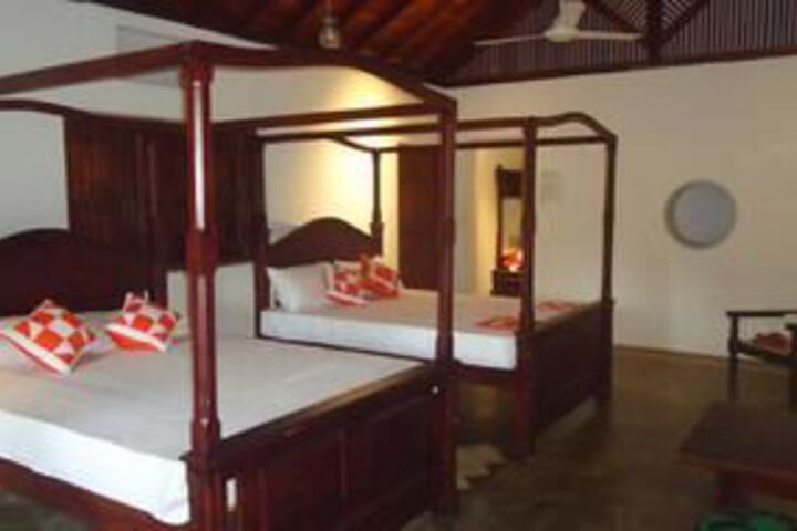 Room 13 of 27