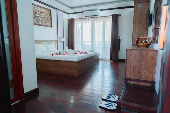 Room 40 of 103