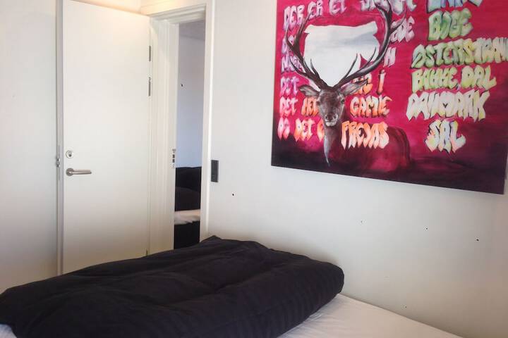 Room 7 of 83