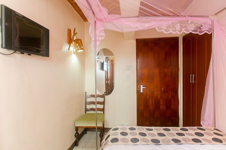 Room 20 of 163