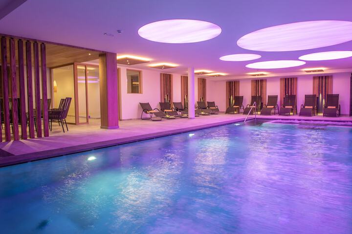 Pool 33 of 73