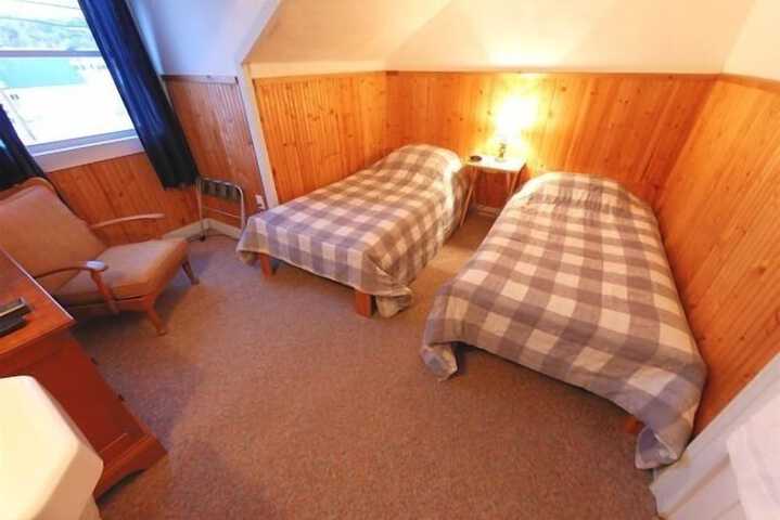 Room 5 of 37