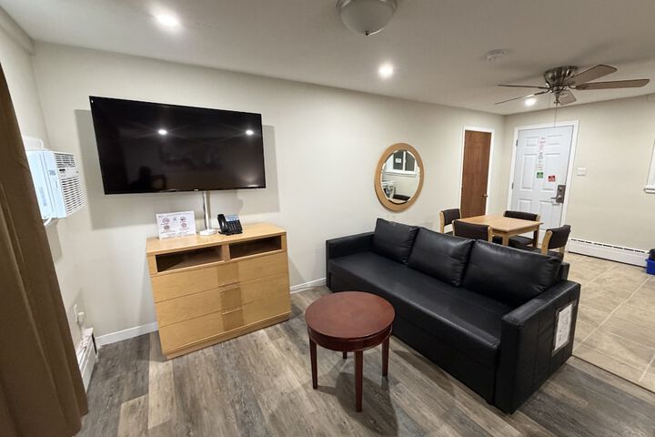 Room 17 of 53