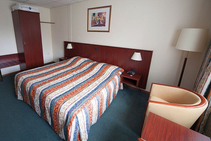 Room 8 of 44