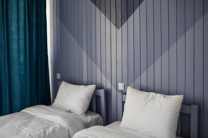 Room 10 of 21