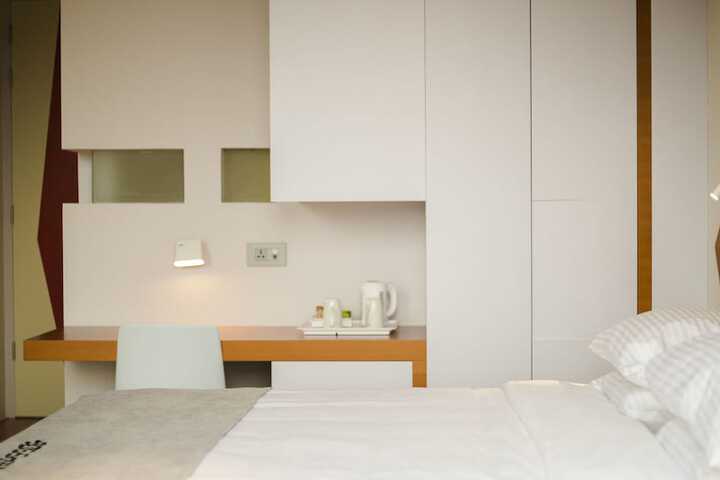 Room 6 of 58