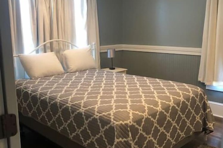 Room 1 of 76