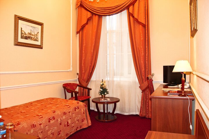 Room 14 of 34