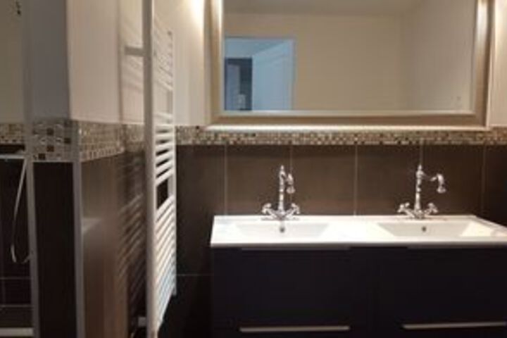 Room 10 of 73