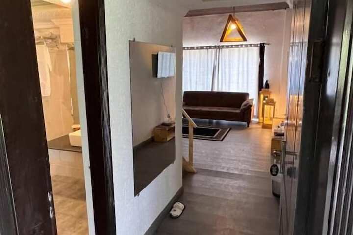 Room 18 of 42