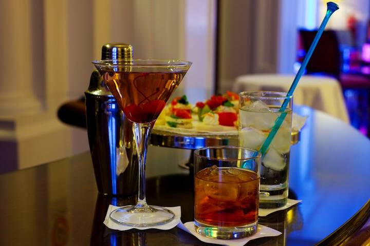 Lounge 81 of 106