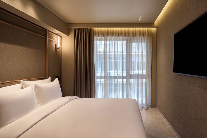 Room 4 of 23