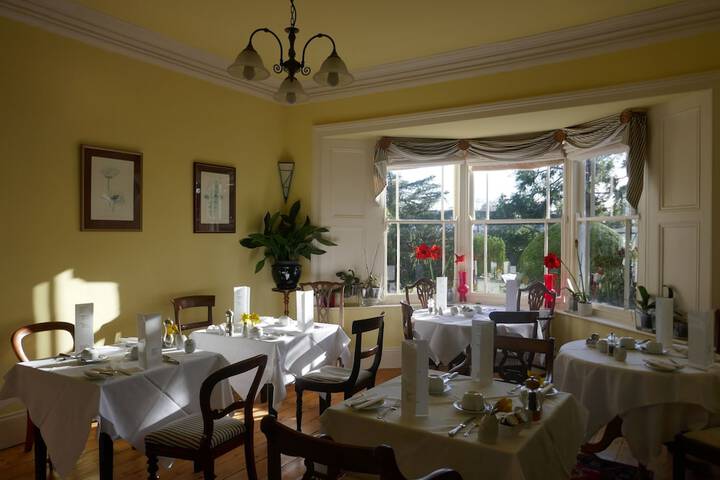 Dining 62 of 79