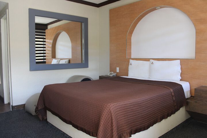 Room 17 of 52