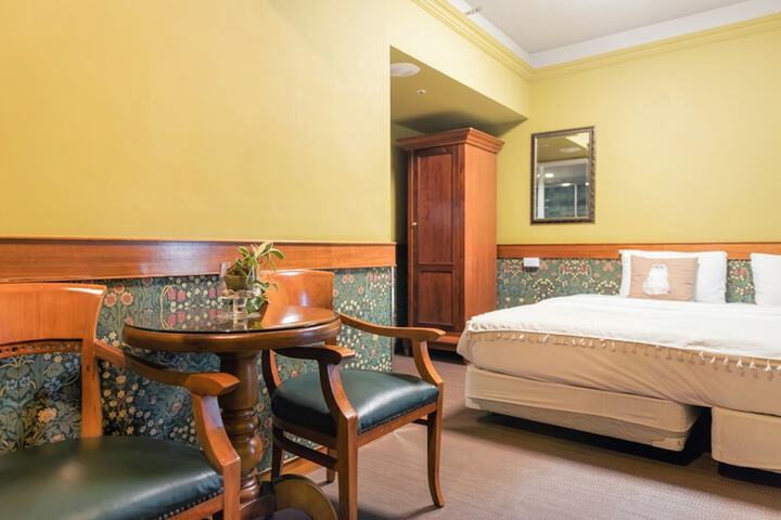 Room 73 of 115
