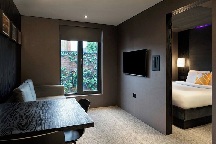 Room 4 of 14