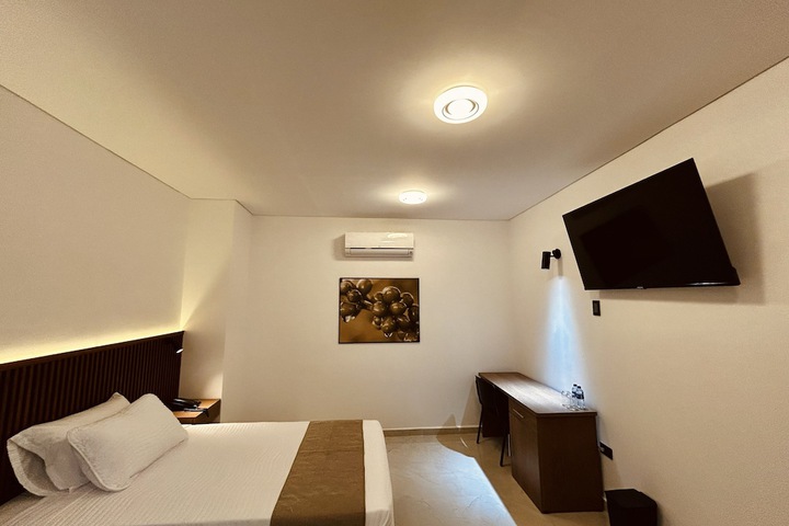 Room 27 of 49