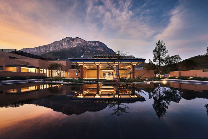 Hotel Indigo Lugu Lake by IHG in Lijiang