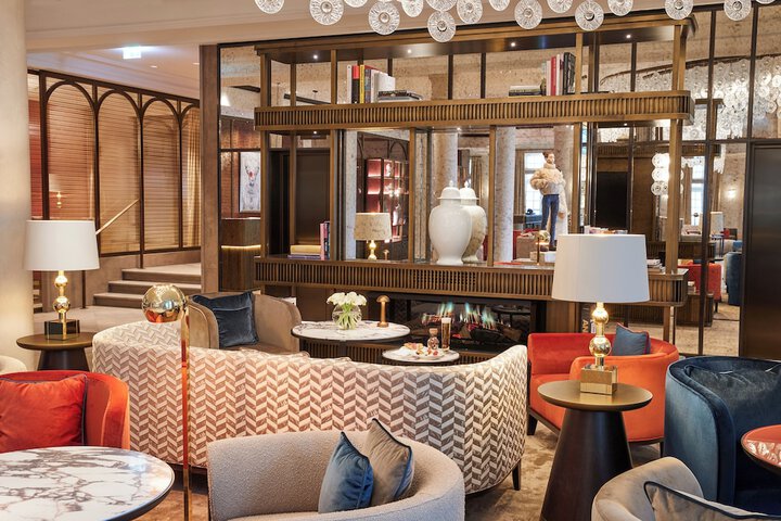 Entrance & Lobby
