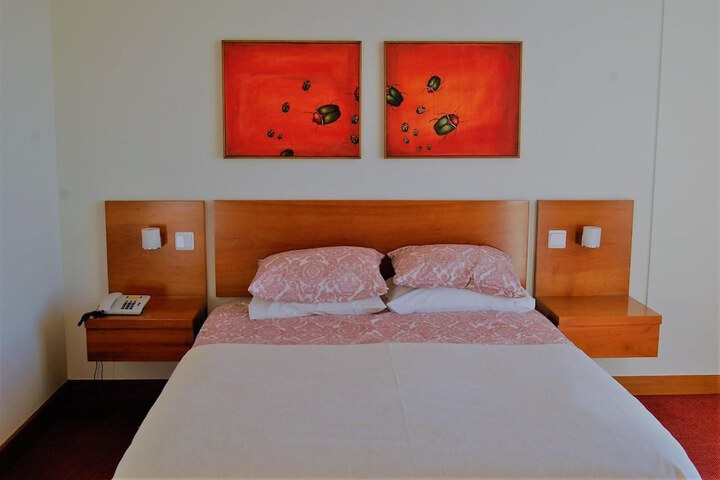 Room 9 of 65