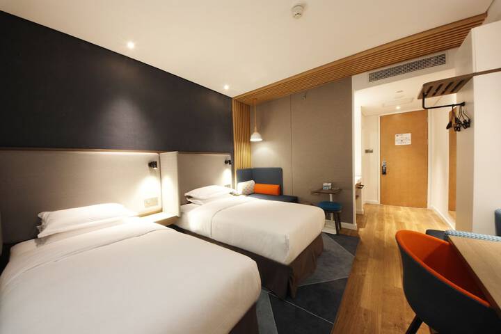 Room 9 of 56