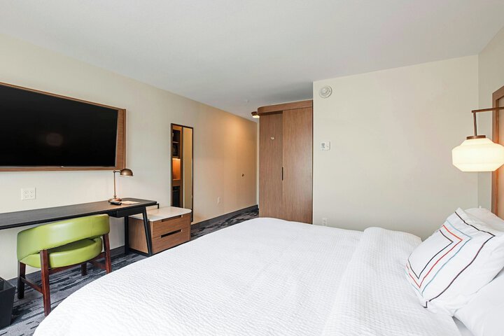 Room 15 of 48