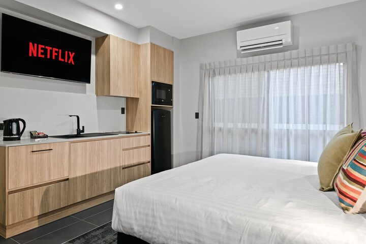 Room 8 of 27
