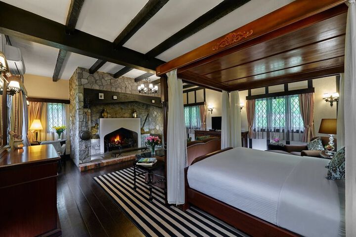 Room 9 of 29