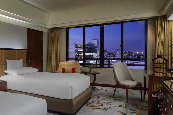 Room 32 of 106