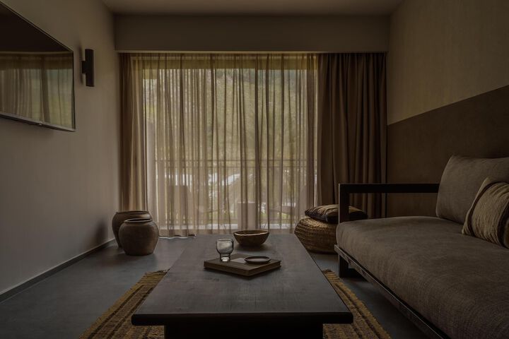 Room 34 of 84