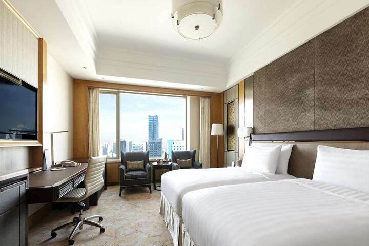 Room 10 of 46