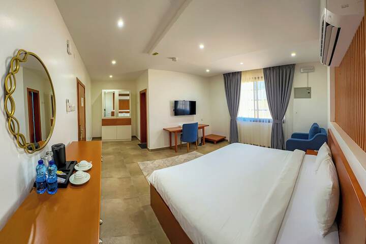 Room 16 of 47