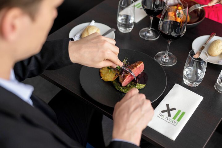 Dining 44 of 90