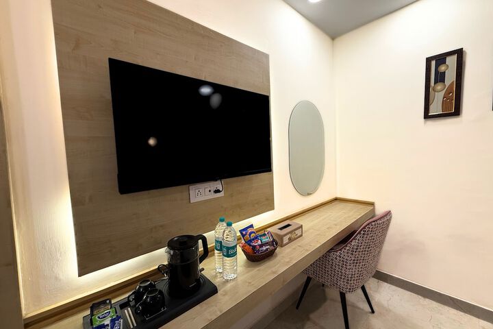 Room 6 of 50
