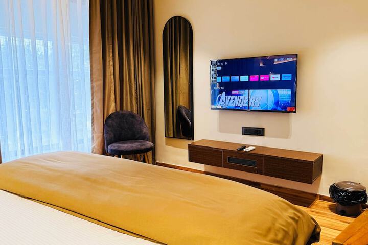 Room 42 of 104
