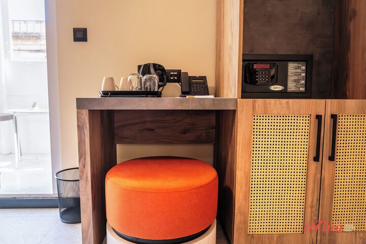 Room 8 of 38