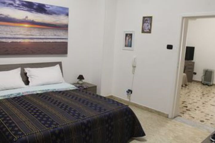 Room 13 of 38
