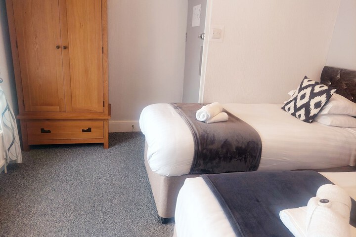 Room 7 of 19