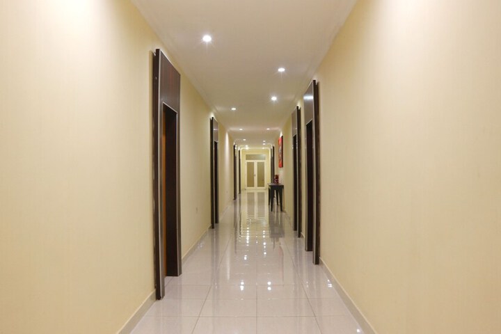 Room 4 of 122