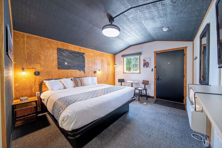 Room 15 of 66