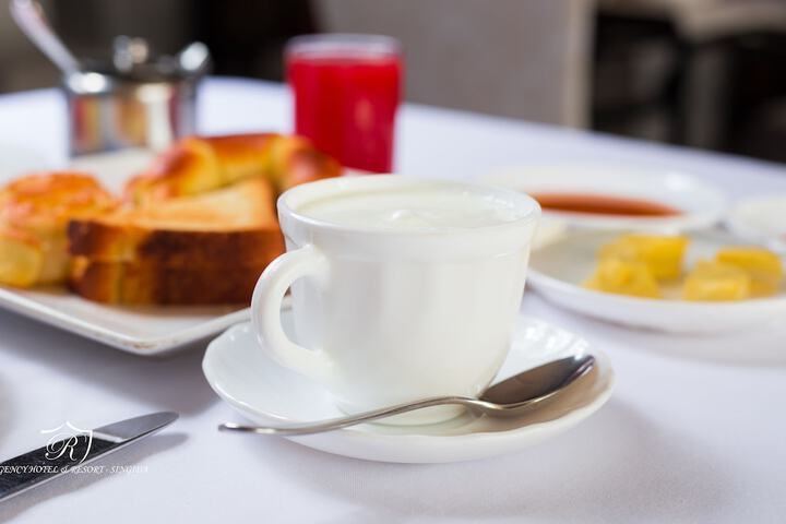 Breakfast/Coffee Service 22 of 35