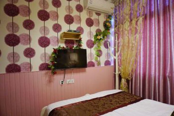 Room 27 of 30