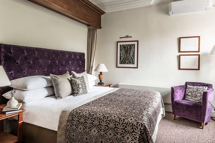 Room 5 of 28
