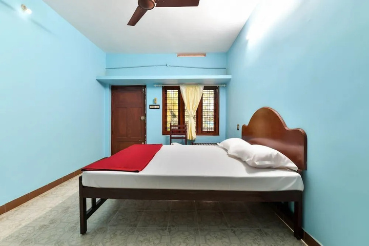 Room 2 of 10