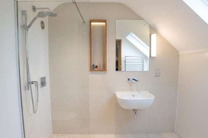 Room 8 of 25