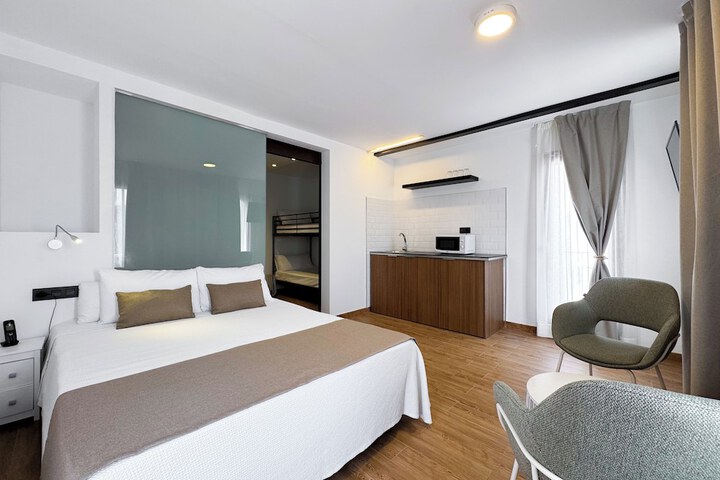 Room 73 of 97