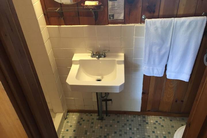 Room 32 of 54