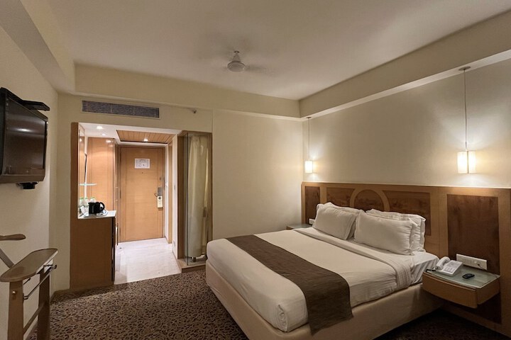 Room 41 of 76